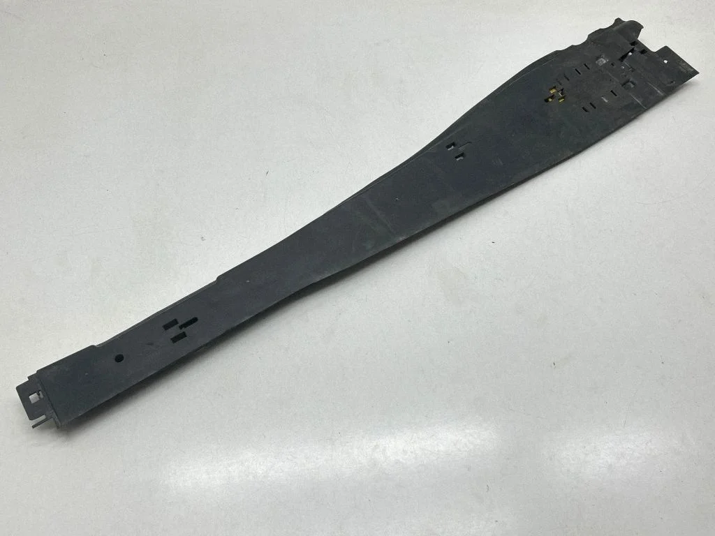 Center/middle under tray cover 6G9N9S282DA