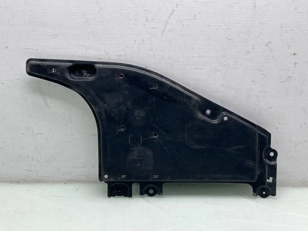 Center/middle under tray cover 5816742010