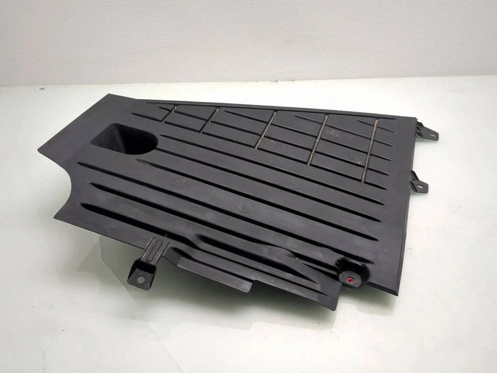 Center/middle under tray cover CV6111779AC