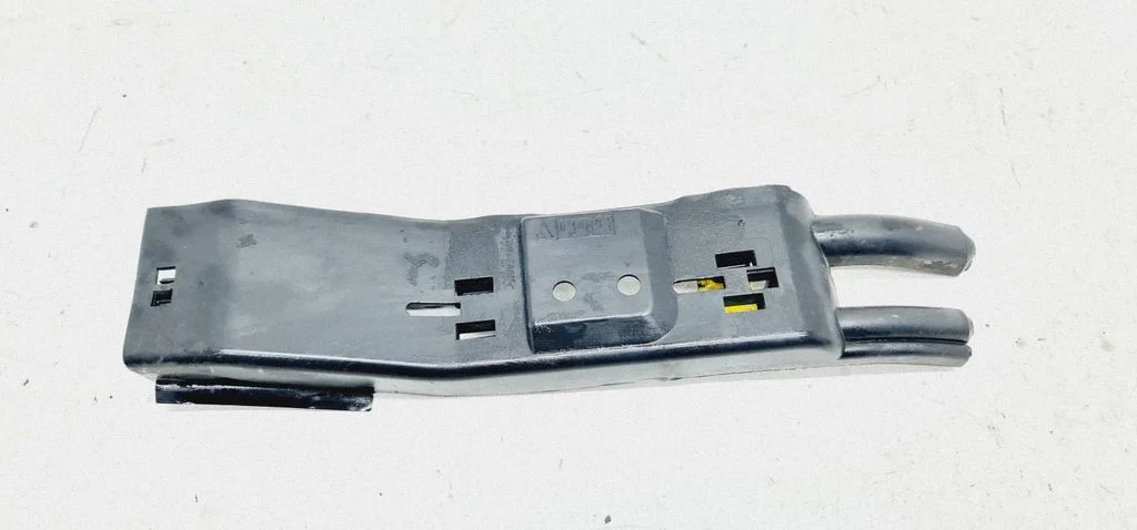 Center/middle under tray cover 6G919E312BC