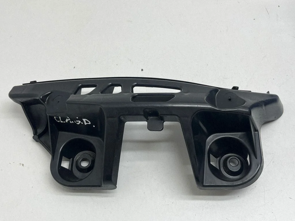 Aizmugurējā bufera turētājs – Mercedes-Benz CLA klase C117 X117 W117 (2013-2019)