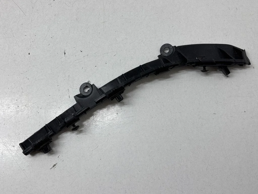 Rear bumper mounting bracket 850446345R