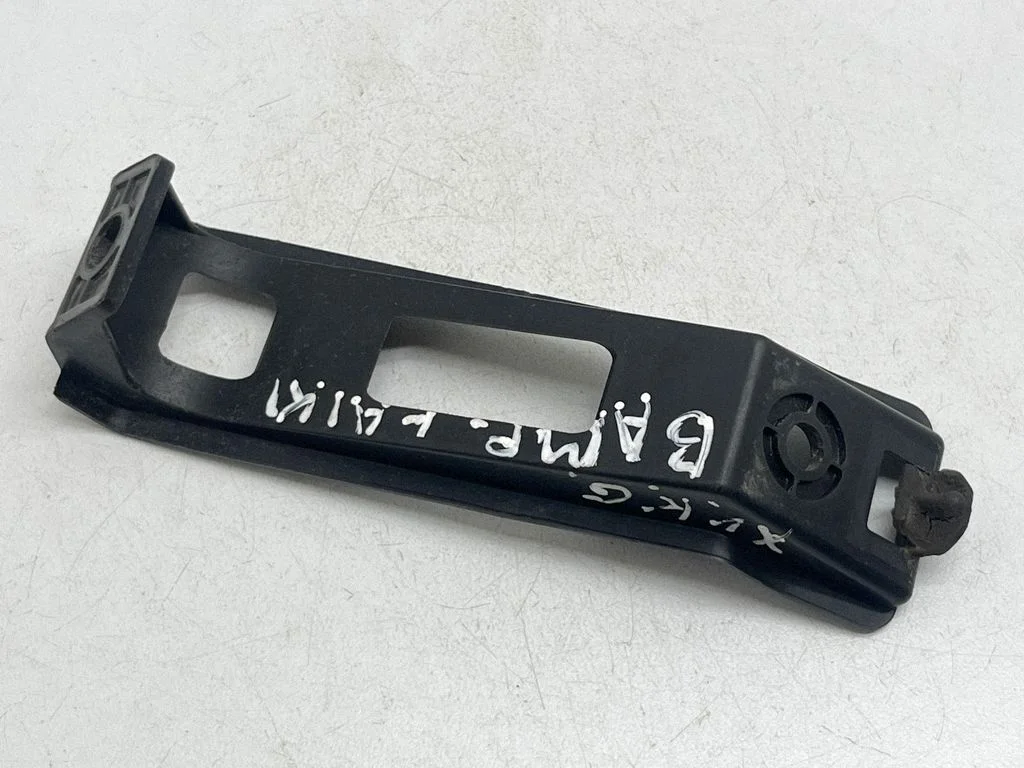 Rear bumper mounting bracket – rear left