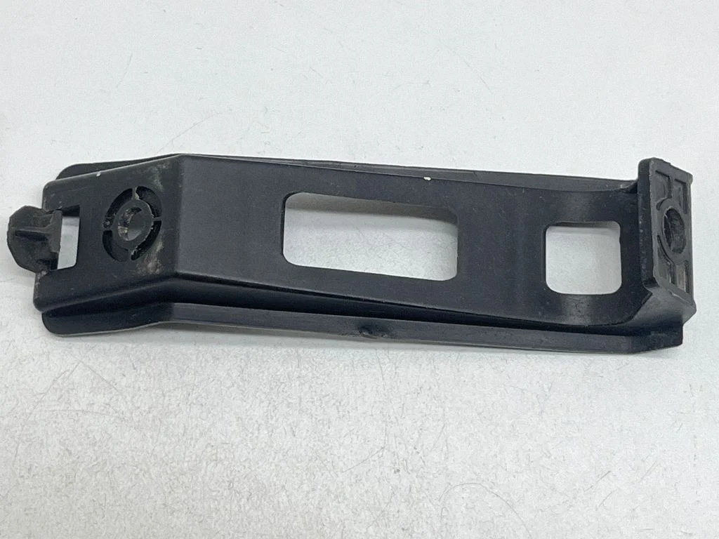 Rear bumper mounting bracket – rear right