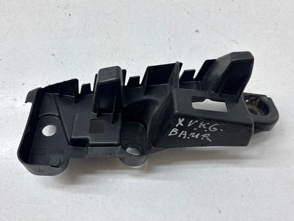 Rear bumper mounting bracket 5707FL470