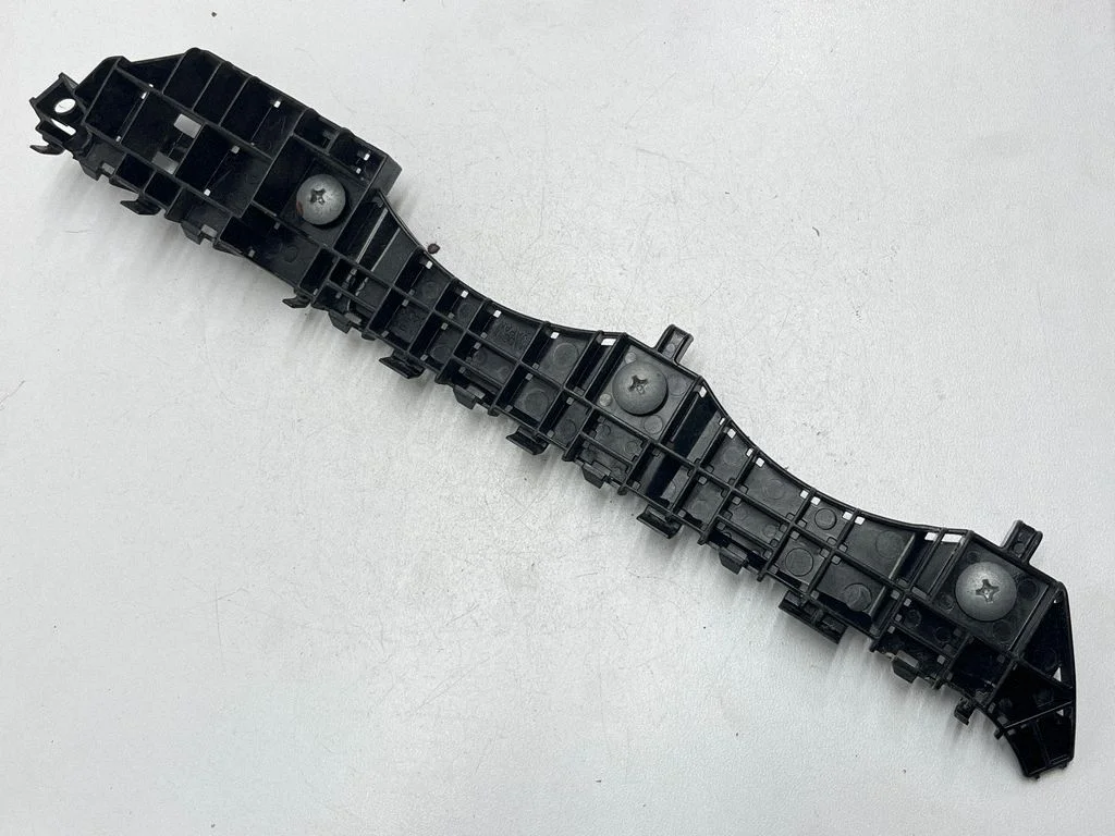 Rear bumper mounting bracket 57707FL400