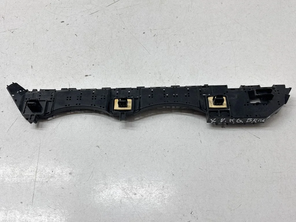 Rear bumper mounting bracket 57707FL410