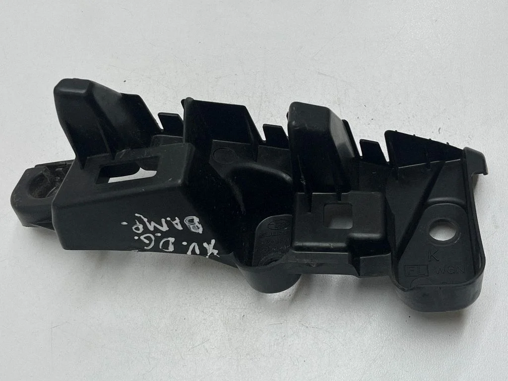 Rear bumper mounting bracket 57707FL460