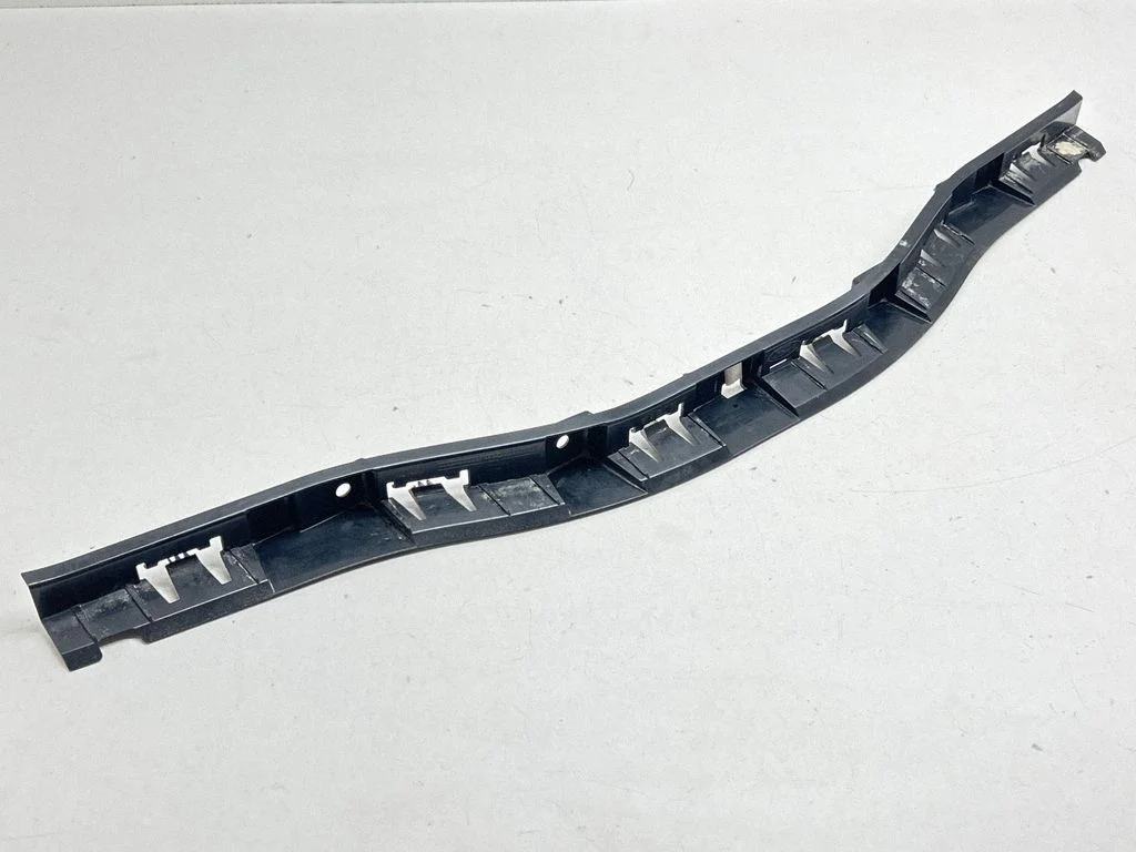 Aizmugurējā bufera turētājs DS7317B861S