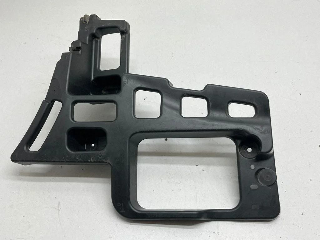 Rear bumper mounting bracket 850425156R