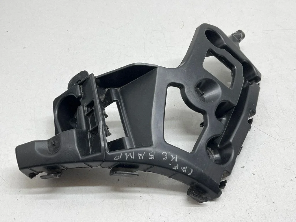 Rear bumper mounting bracket – Renault Captur (2013-2020)