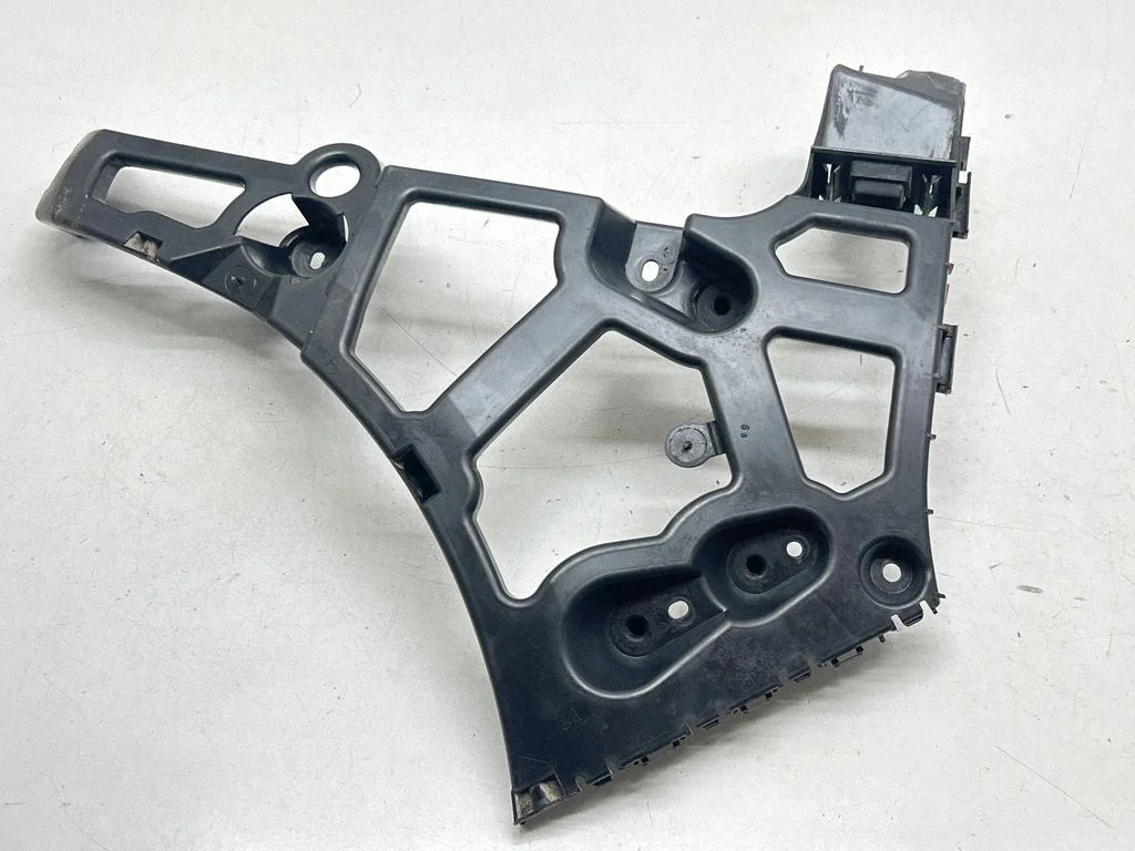 Tagumise kaitseraua kinnitusklamber – Renault Megane III (2009-2016)