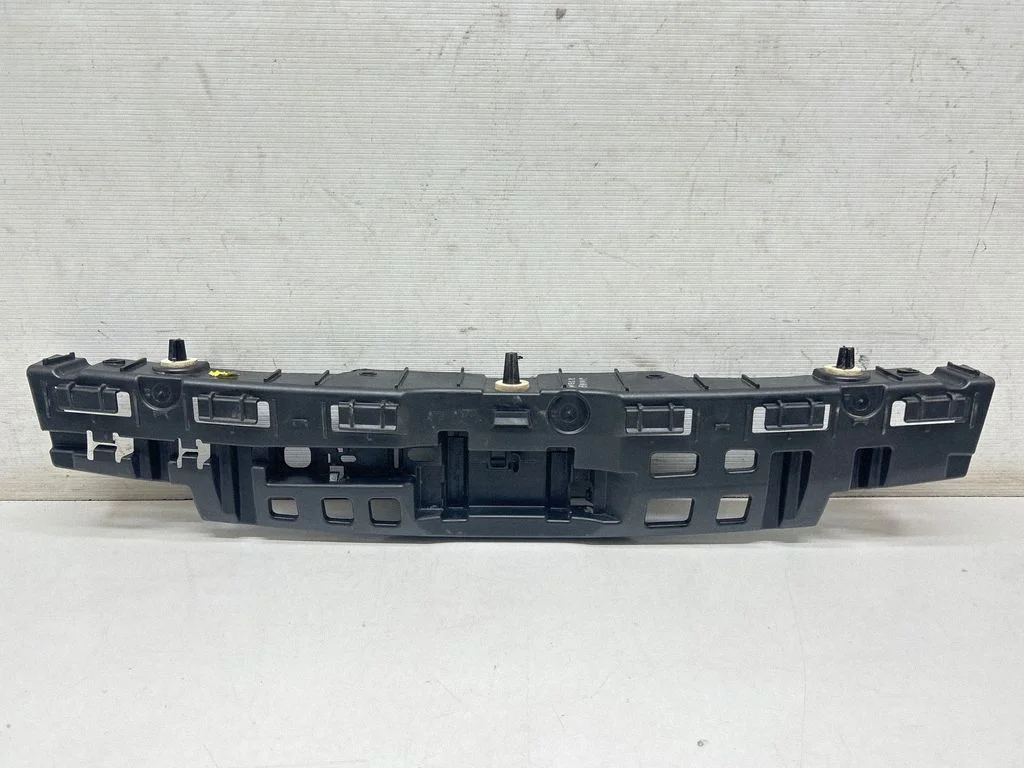 Rear bumper mounting bracket 850420001R