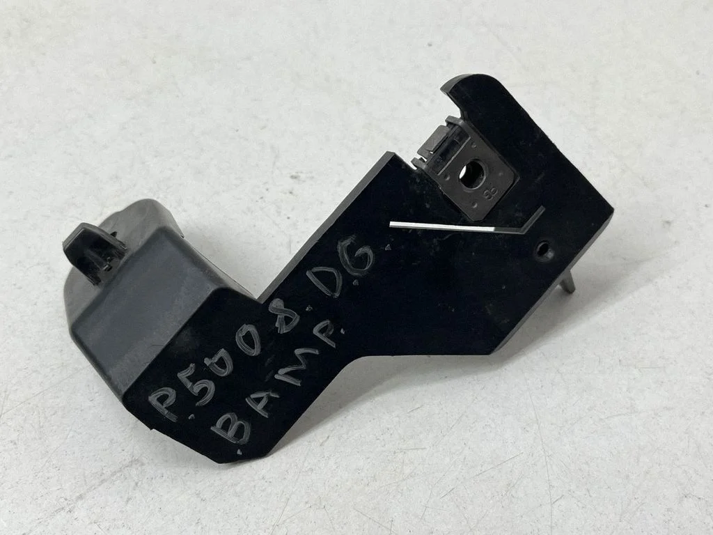 Rear bumper mounting bracket 9817564580