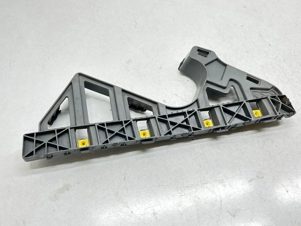 Rear bumper mounting bracket 86613D4300