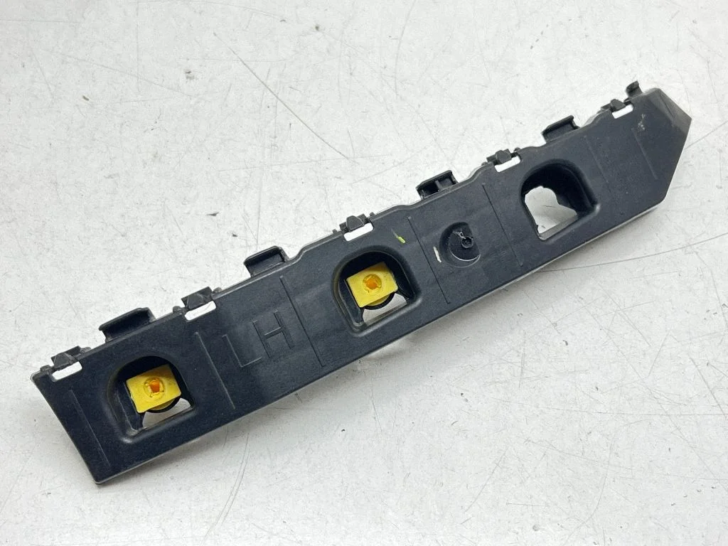 Rear bumper mounting bracket 86653N7000