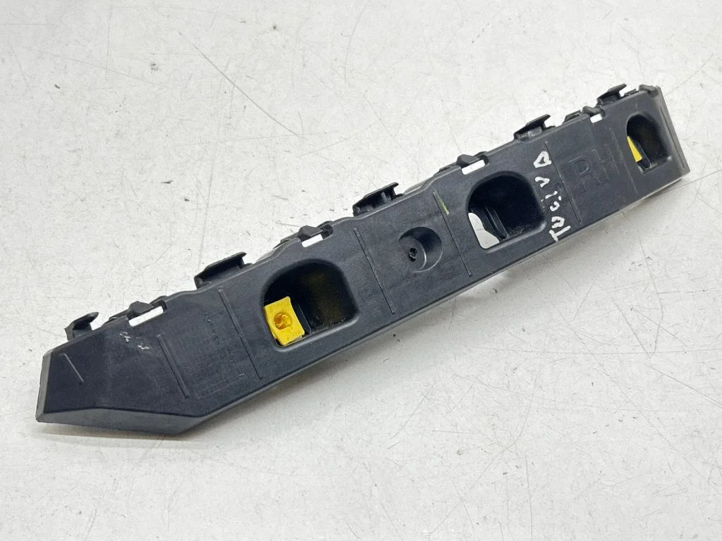 Rear bumper mounting bracket 86654N7000