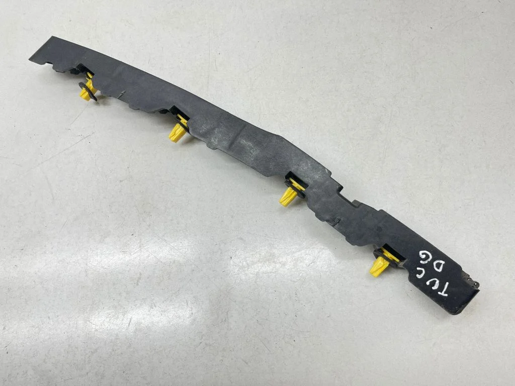 Rear bumper mounting bracket 86616D7000