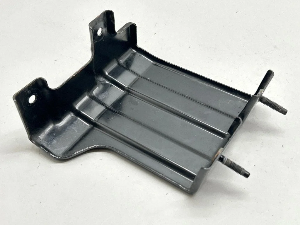 Rear bumper mounting bracket 866W1CV000
