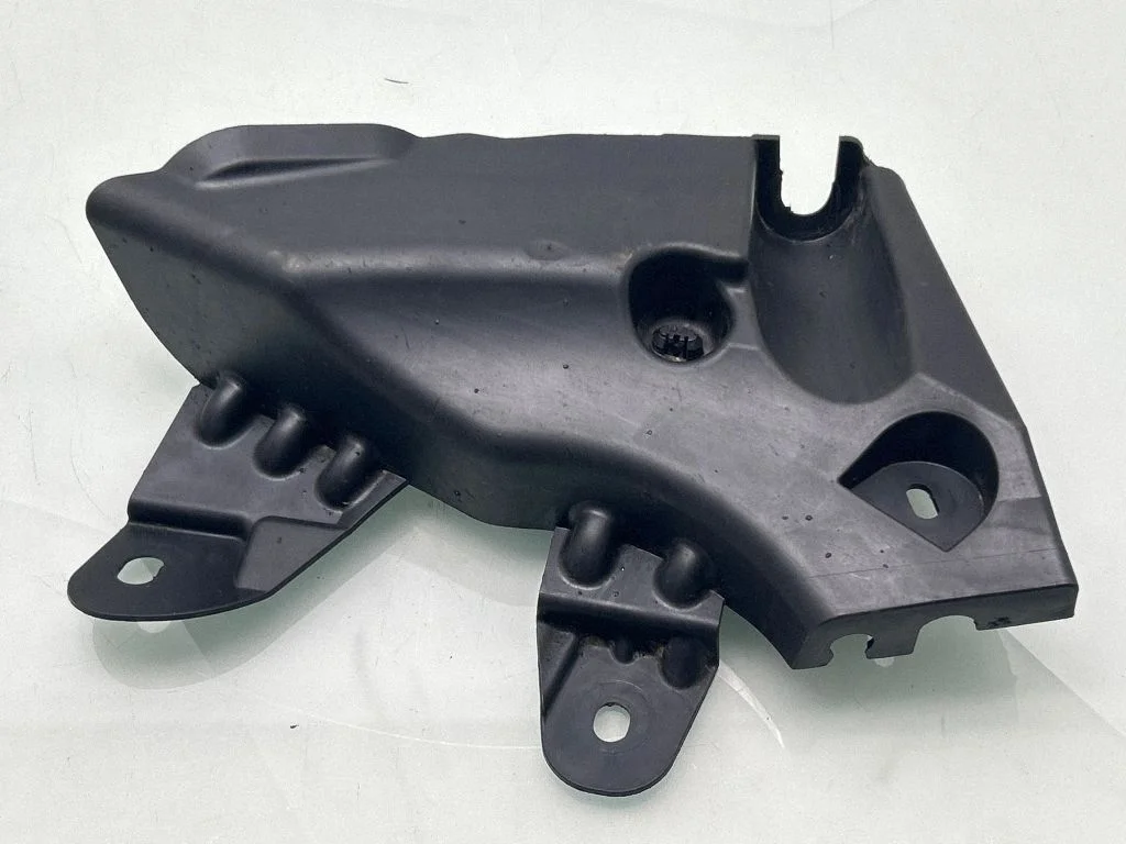 Rear bumper mounting bracket 479181172R