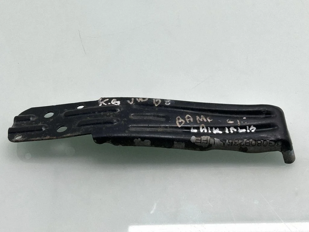 Rear bumper mounting bracket 3G0809235A