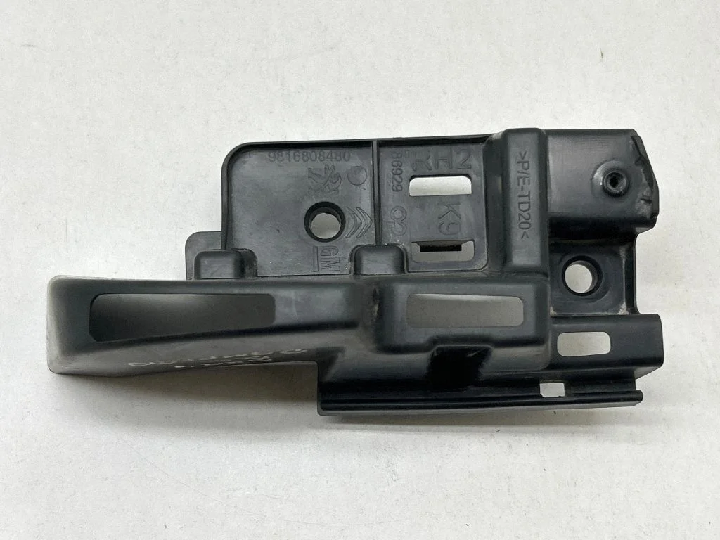 Rear bumper mounting bracket 9816808480