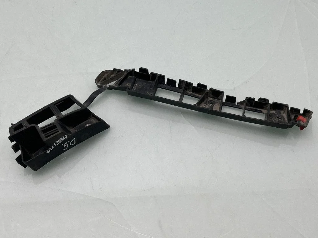 Rear bumper mounting bracket – Opel Meriva B (2010-2016)