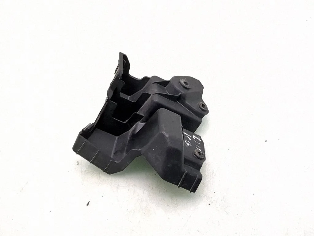 Rear bumper mounting bracket 269560776R