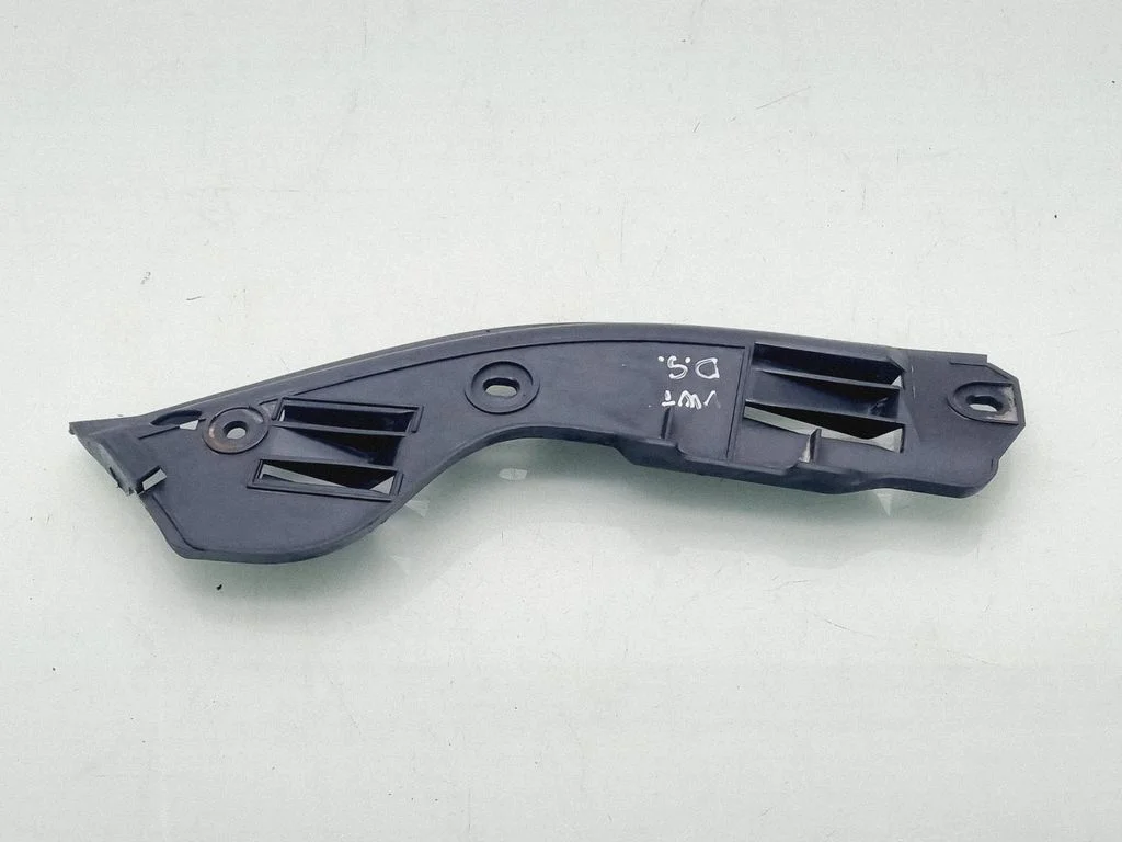 Rear bumper mounting bracket 7L6807394B