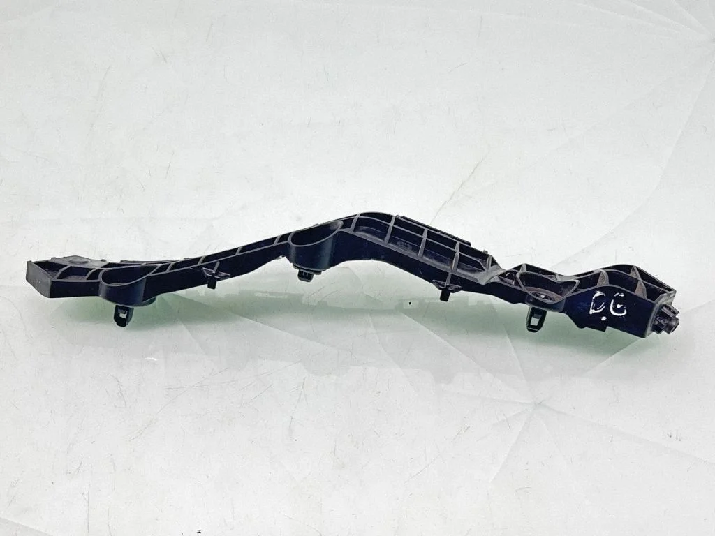 Rear bumper mounting bracket 525750D470