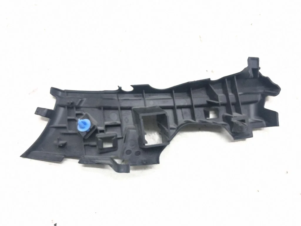 Rear bumper mounting bracket 738200013R