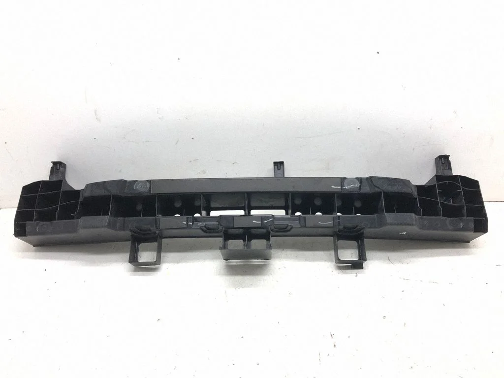 Rear bumper mounting bracket