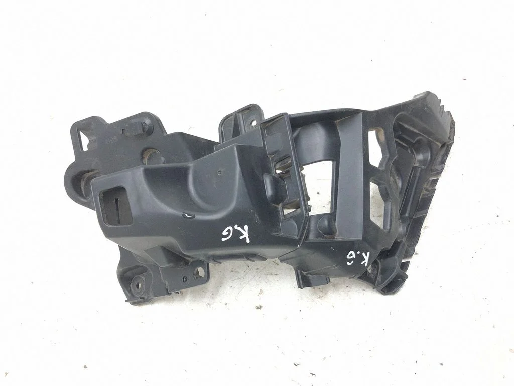 Rear bumper mounting bracket 850456409R