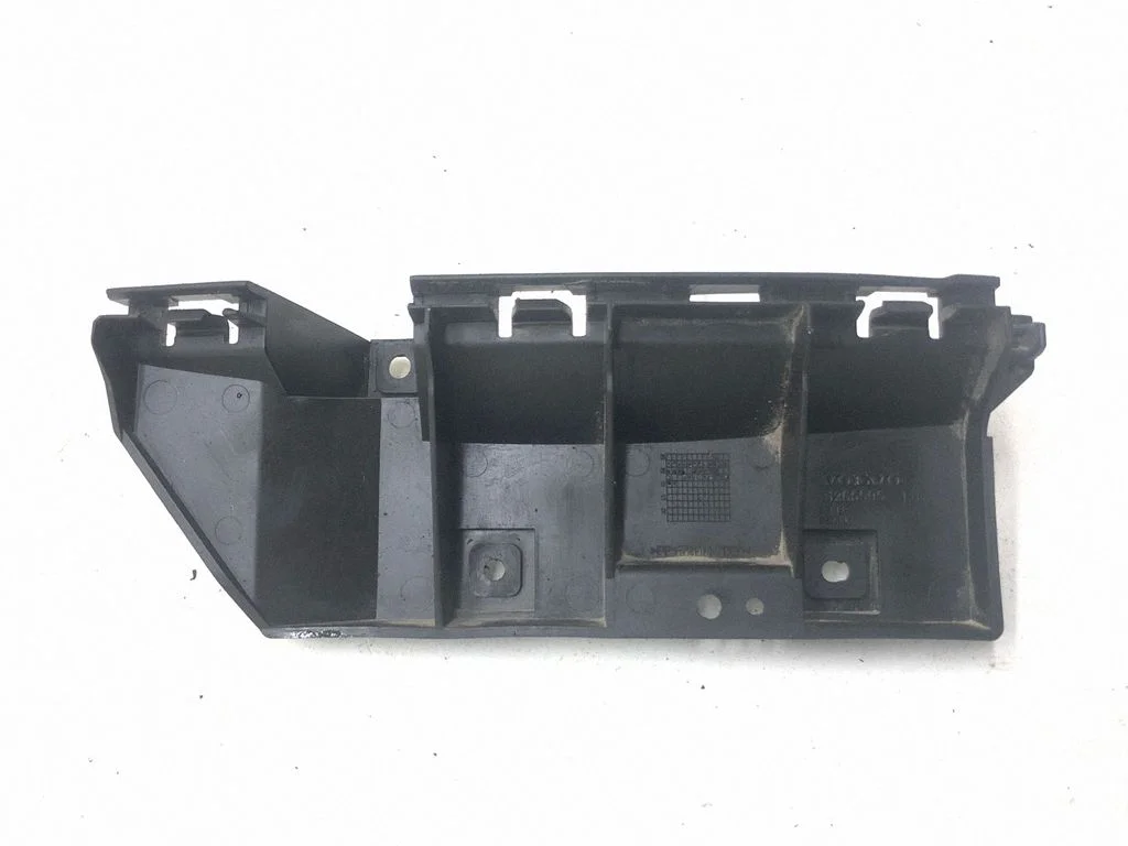 Rear bumper mounting bracket – Volvo S40 (2008-2012)