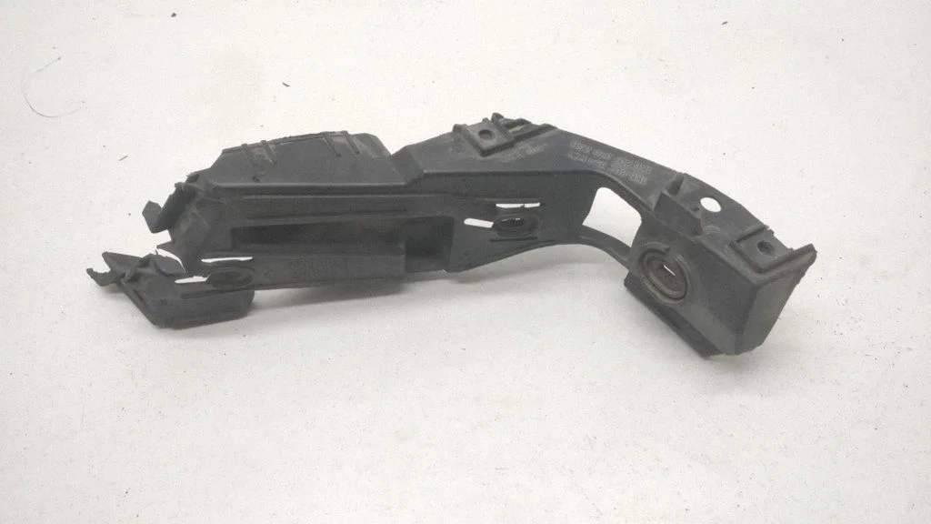 Rear bumper mounting bracket 1K6807394