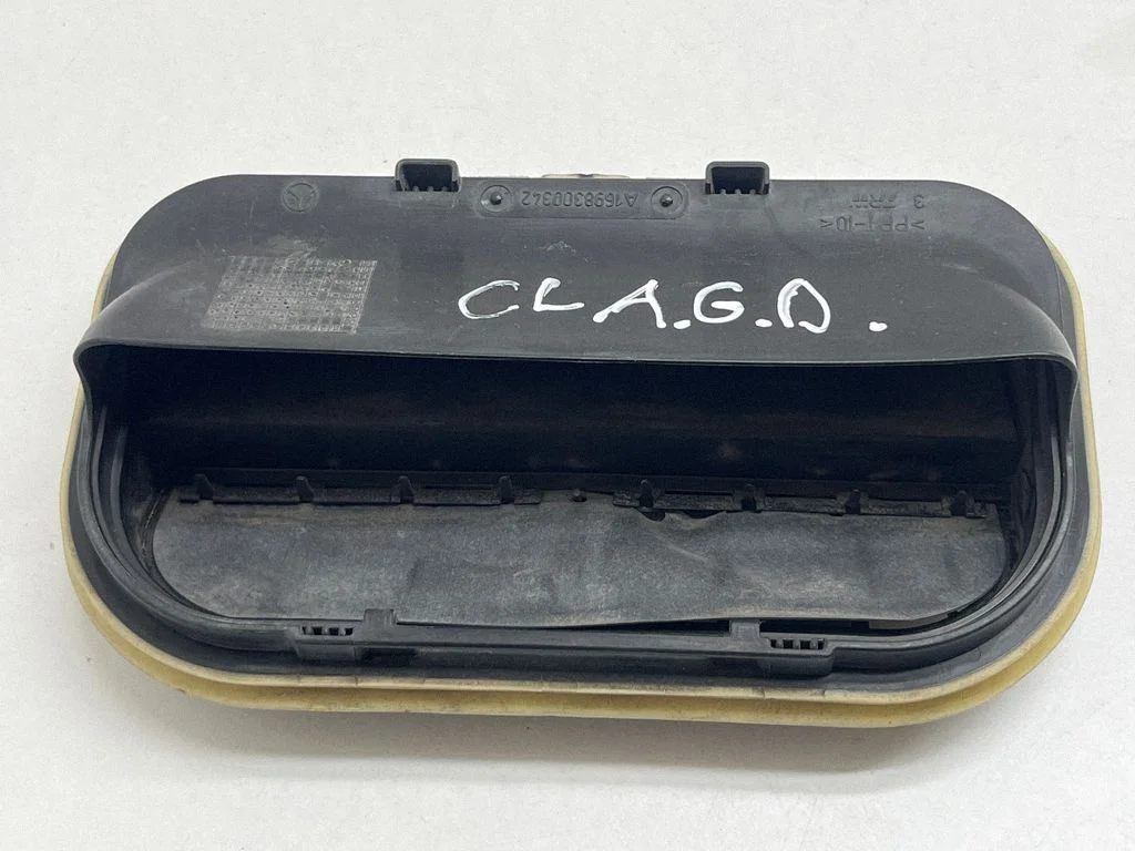 Ventilācijas režģis – Mercedes-Benz CLA klase C117 X117 W117 (2013-2019)