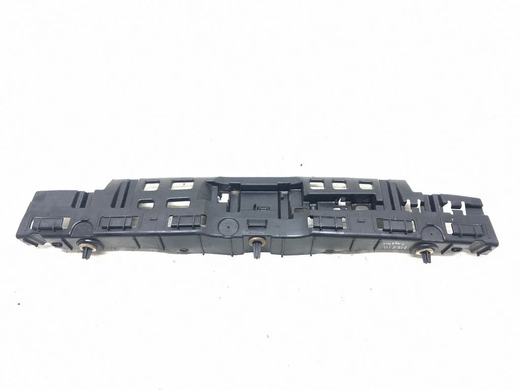 Rear bumper mounting bracket 850420001R