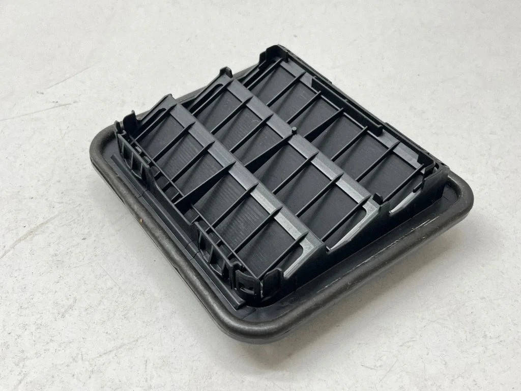 Quarter panel pressure vent 97510D3000