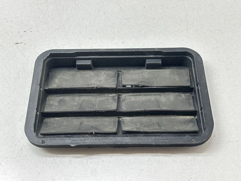 Ventilācijas režģis AG13B280B63AC