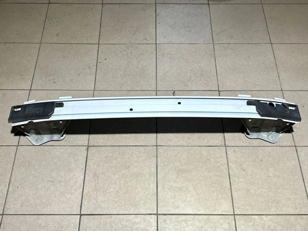 Tagumise kaitseraua põikitala – Volvo S90, V90 (2016-)