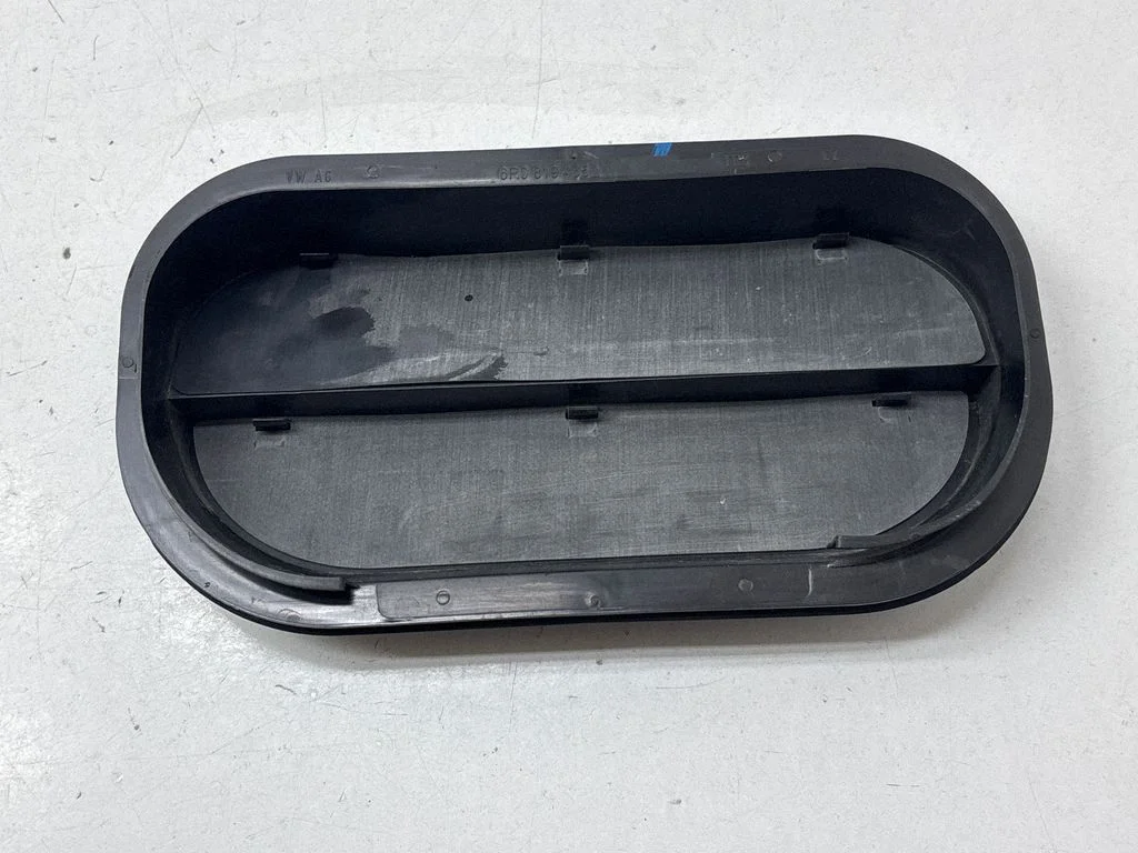 Ventilatsioonirest 6R0819465C
