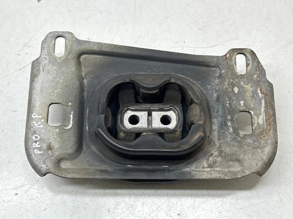 Gearbox mount 9673768680