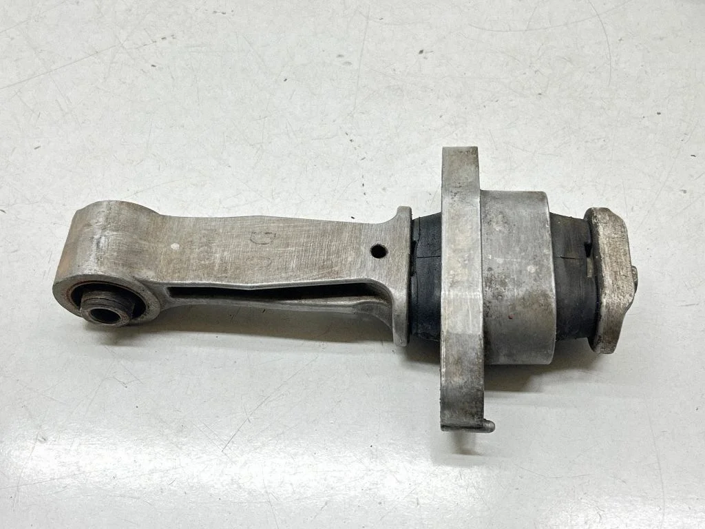 Gearbox mount 21957C1000