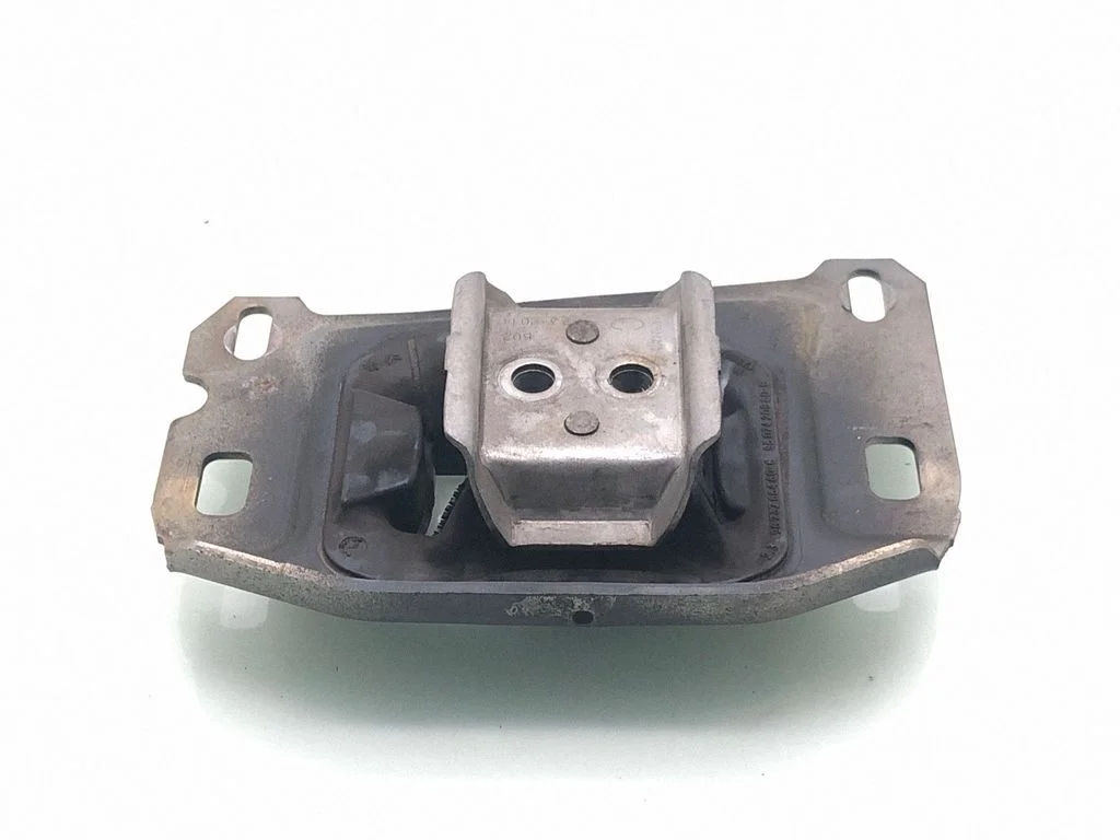 Gearbox mount 9673768480
