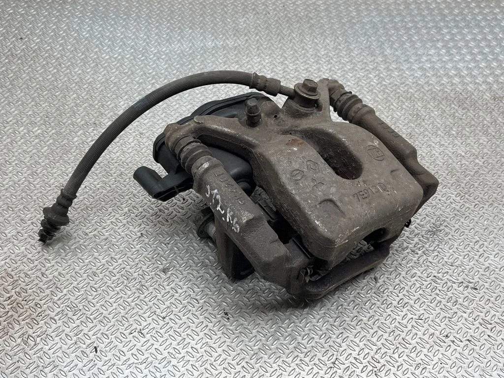 Tagumine pidurisadul 440106RA0BT