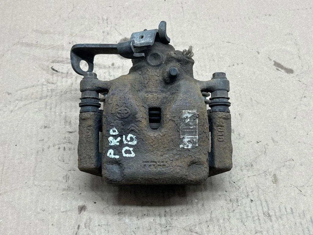 Rear brake caliper SU001A6139