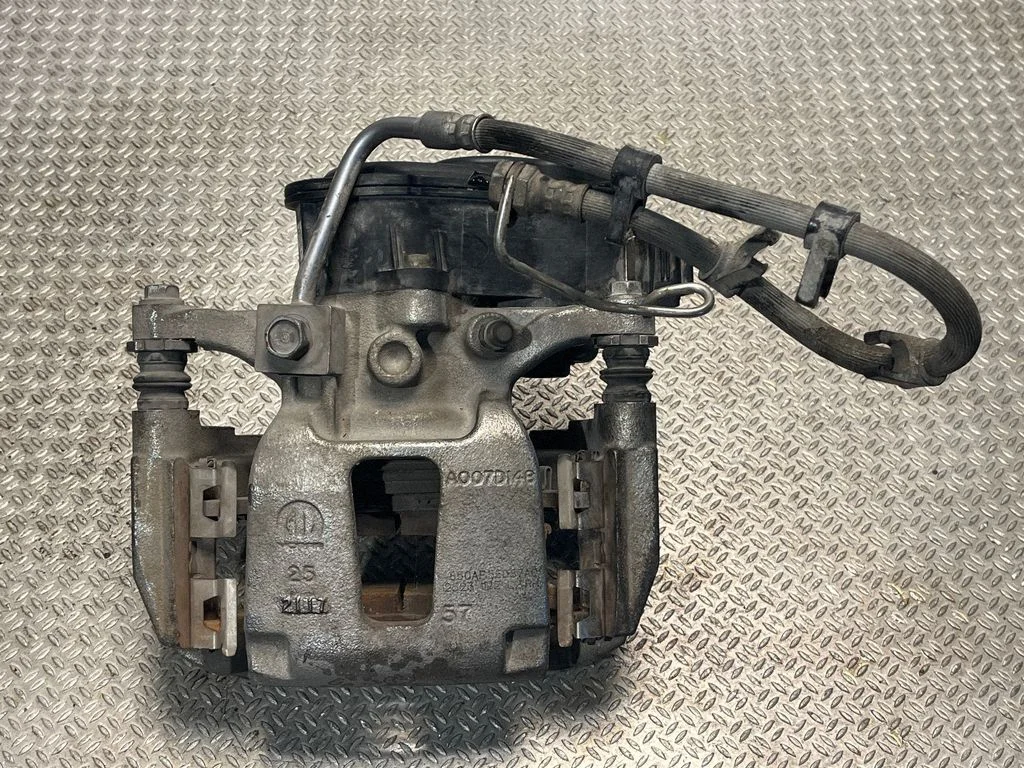 Aizmugurējais bremžu suports 850AF55087AC