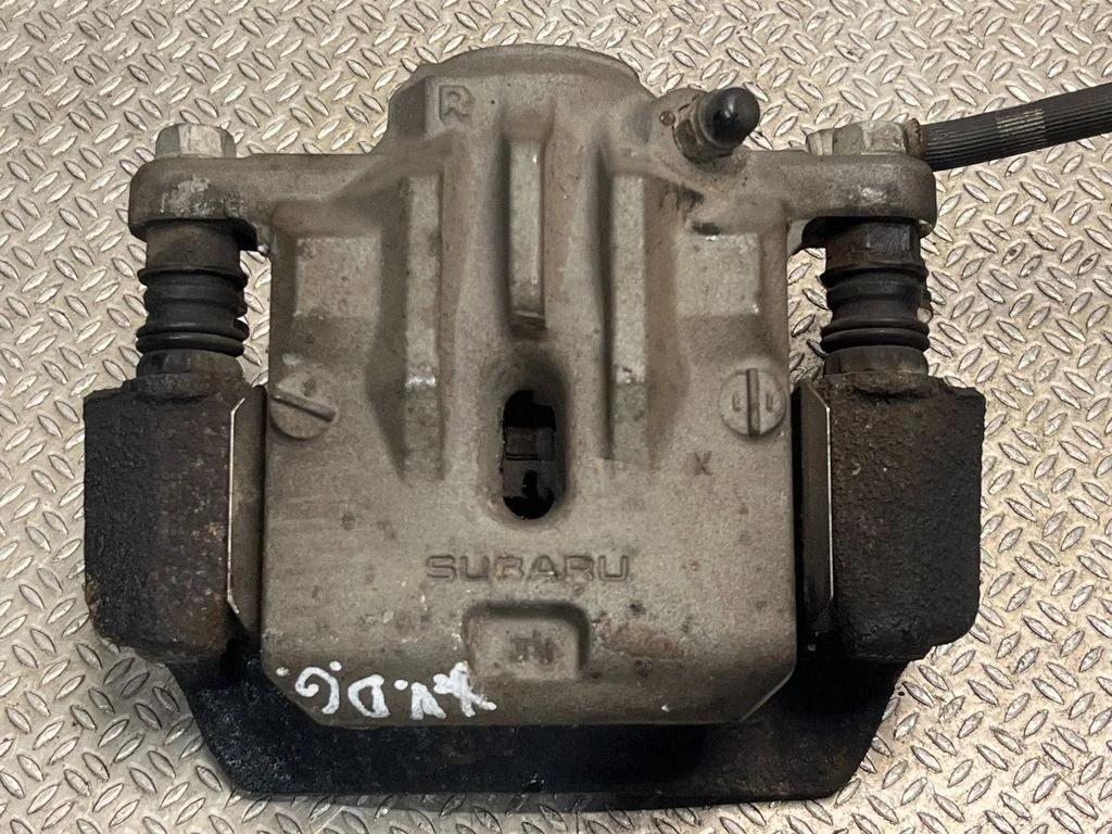 Rear brake caliper – rear right