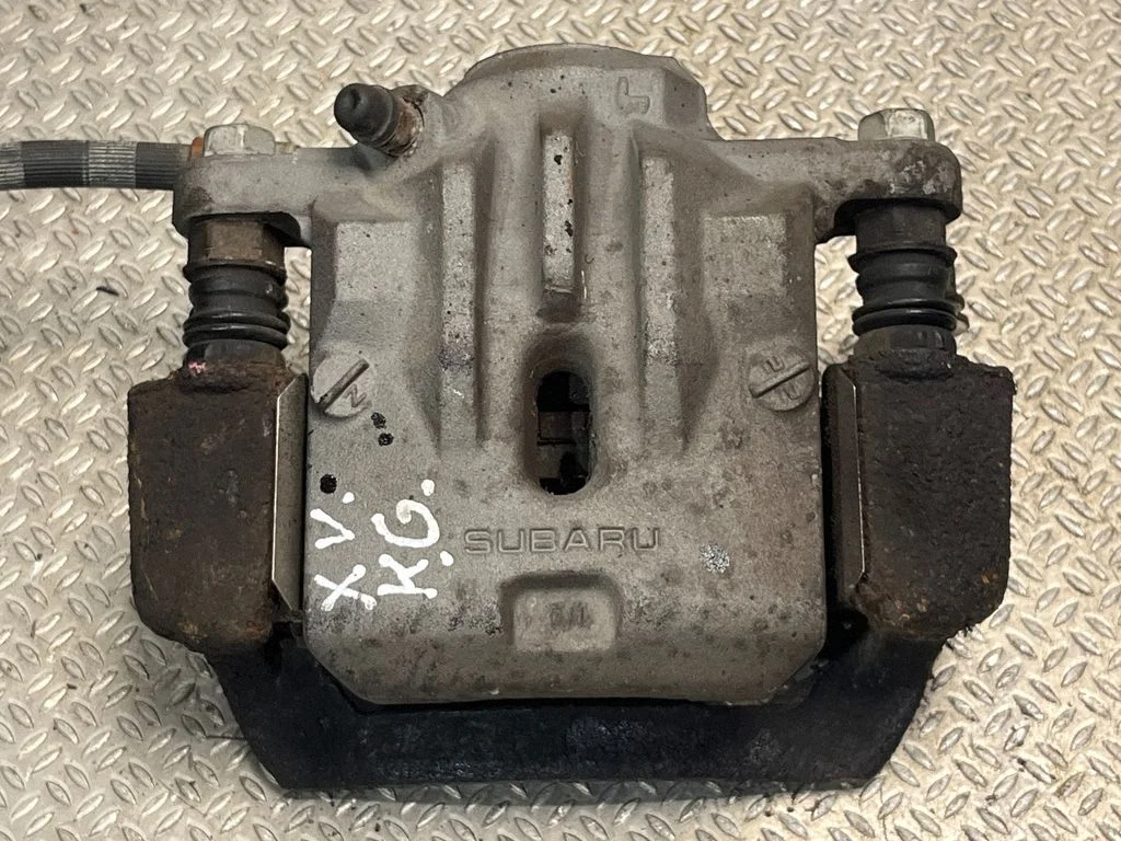 Rear brake caliper – rear left