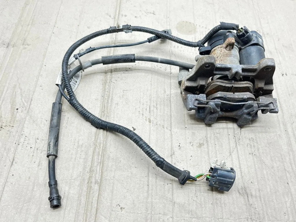 Rear brake caliper GV612D250A